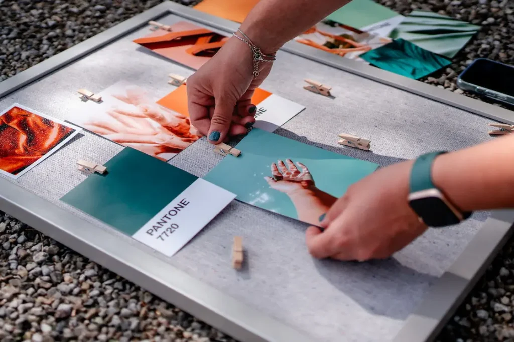 Moodboard wird zur Visualisierung des Markendesigns erstellt